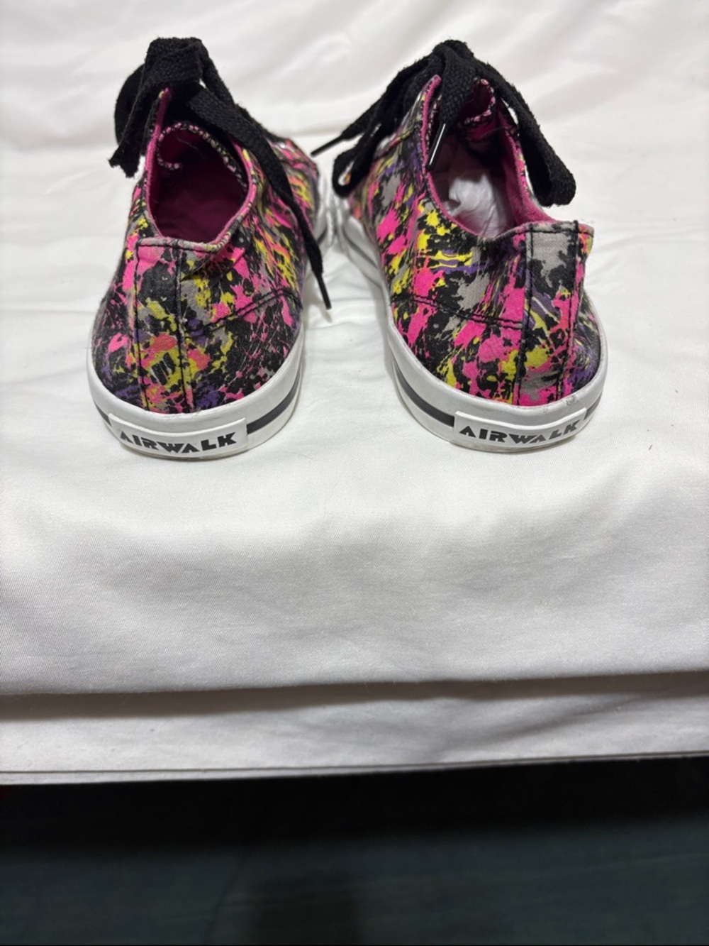 Airwalk Pink Black Yellow Paint-Splatter Low-Top Sneakers - Picture 3 of 4